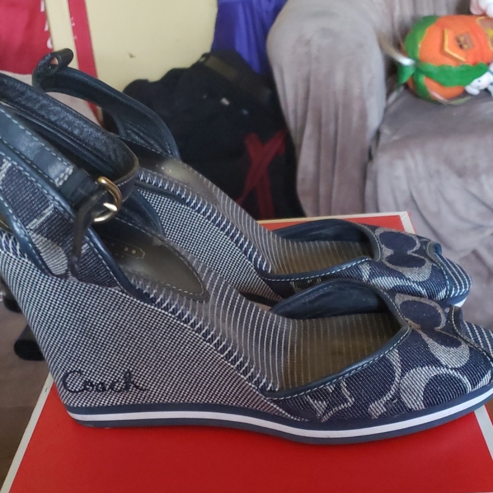 Shoes - Picture 2 of 3